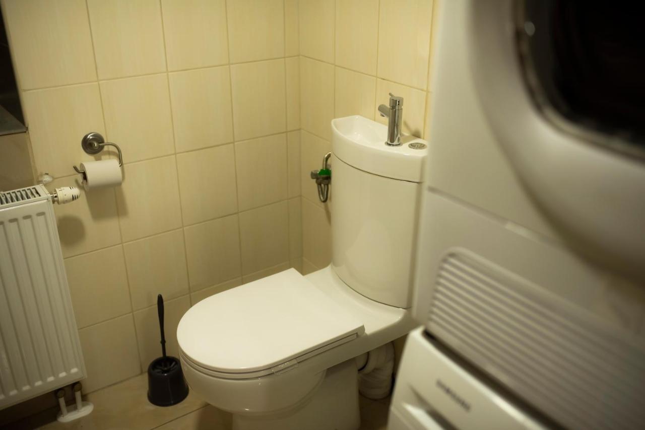 Apartment 33 *